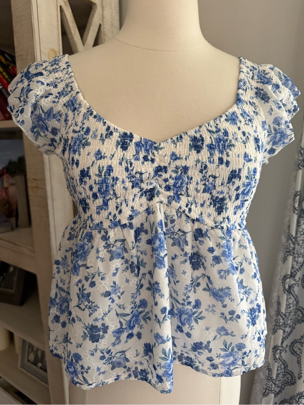 Thirty thirty blue floral smocked bodice top M